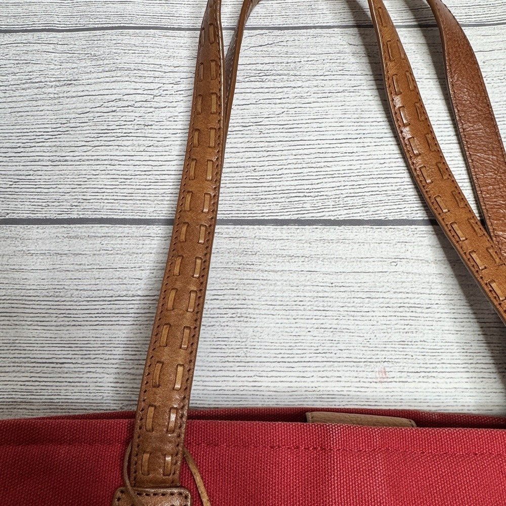 Fossil Red Canvas‎ Tote Bag Purse Brown Leather Accents Straps Key - Picture 5 of 10